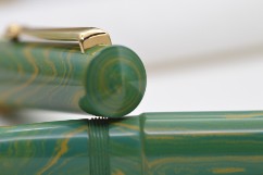 Libra Avocado green
