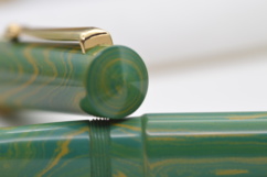 Libra Avocado green